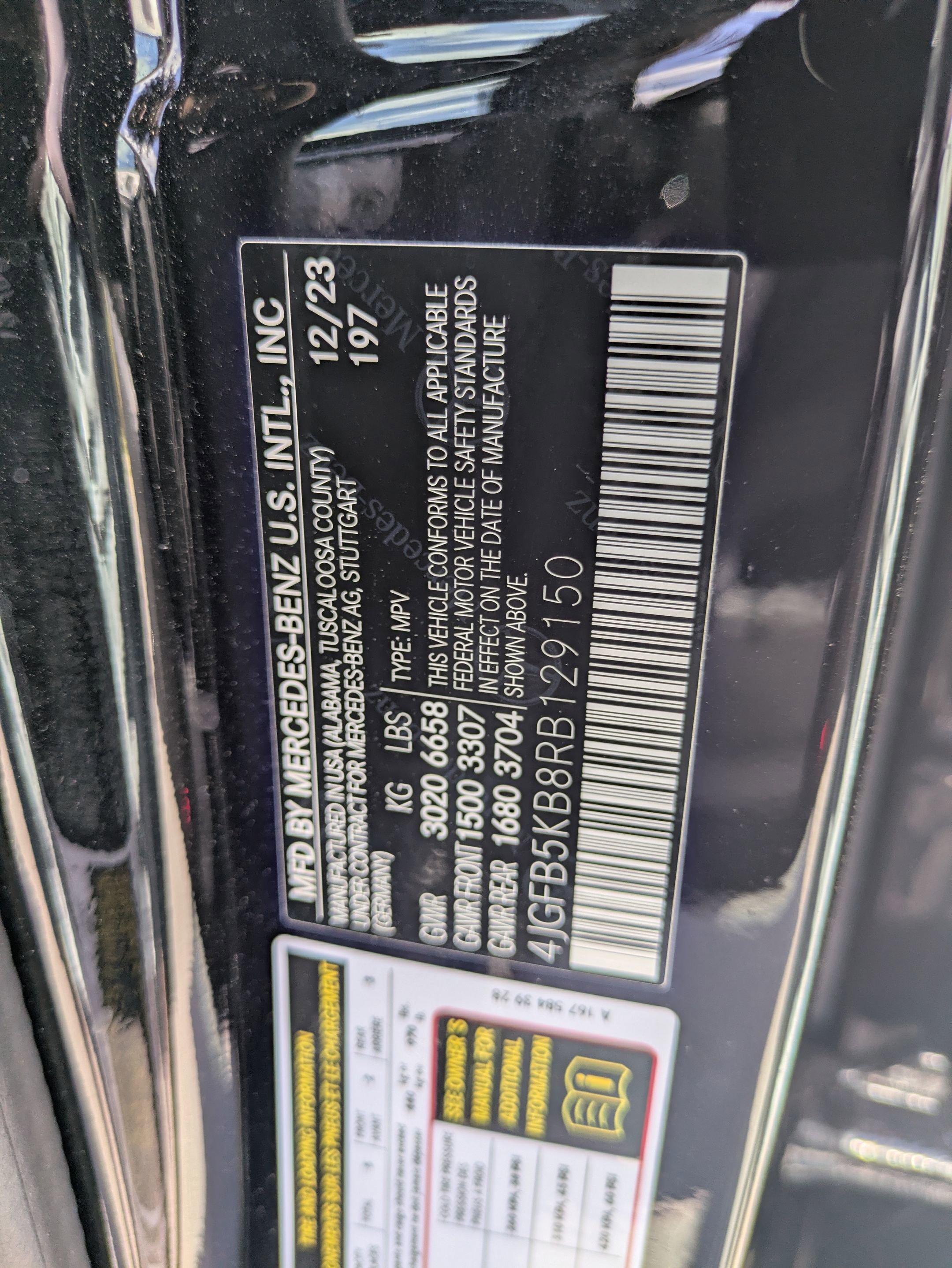 Used 2024 Mercedes-Benz GLE 450 4MATIC w/ AMG Line Exterior image 36