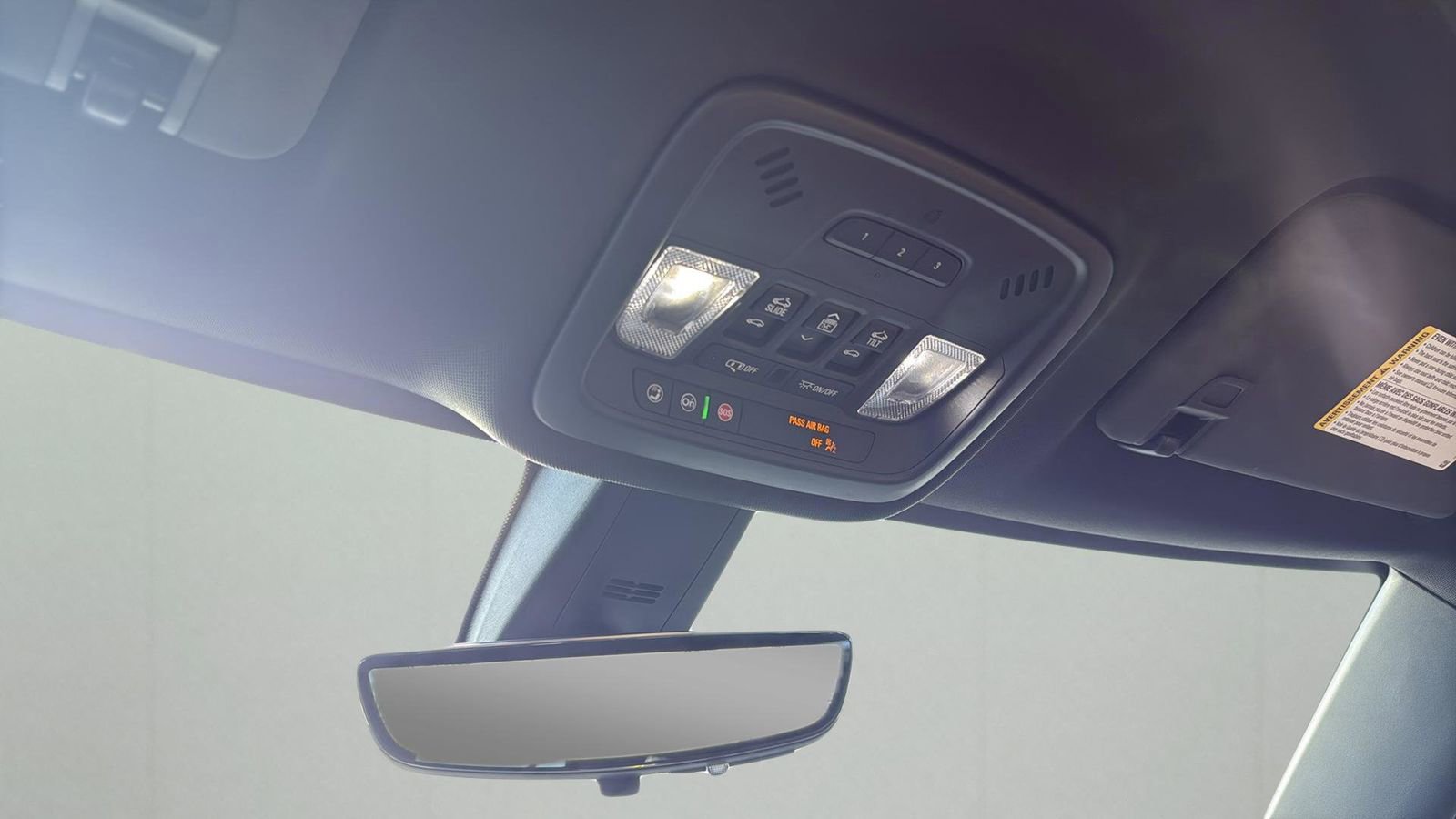 Used 2023 Chevrolet Traverse Premier image 23