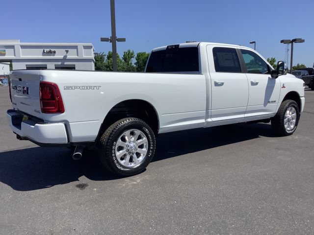 New 2026 RAM 2500 Laramie w/ Sport Appearance Package AWD/4WD image 36
