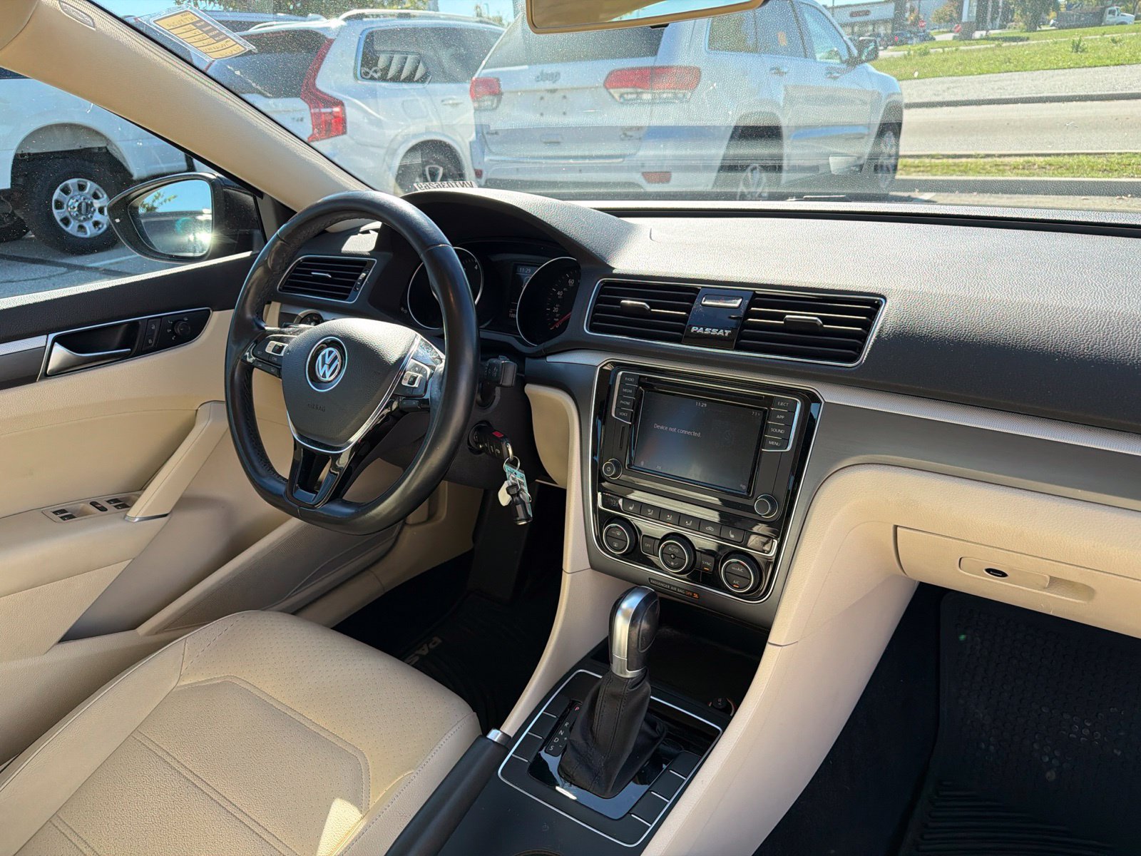 Used 2018 Volkswagen Passat 2.0T R-Line FWD image 34