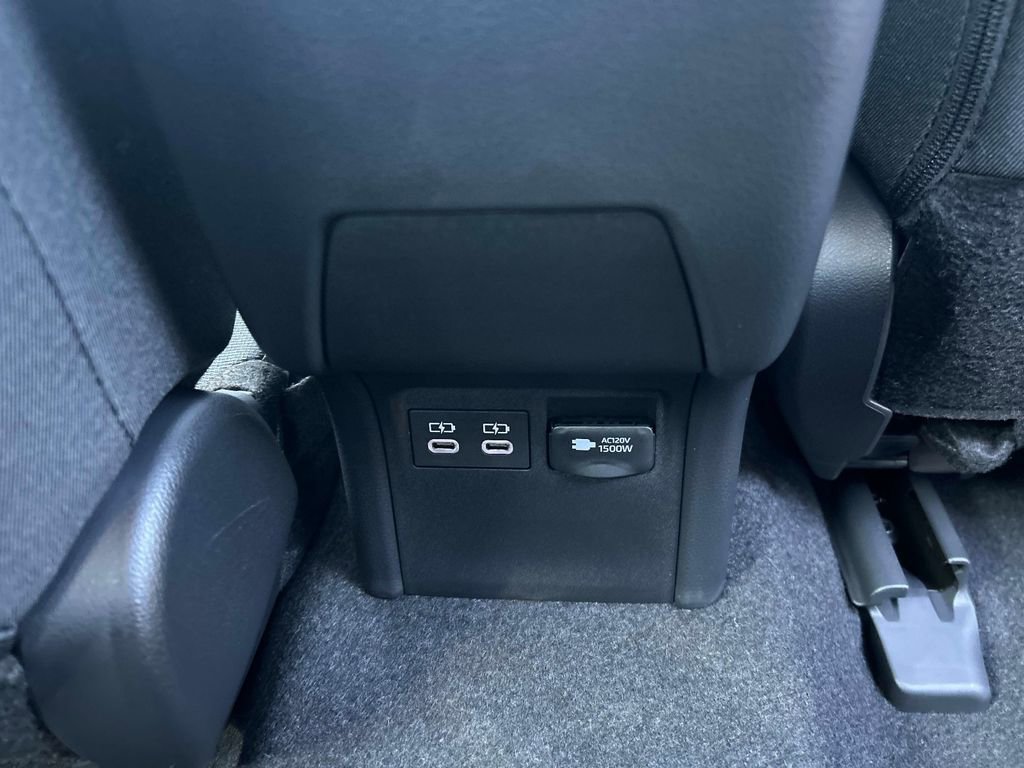 Used 2025 Toyota Prius Plug-In Hybrid image 15