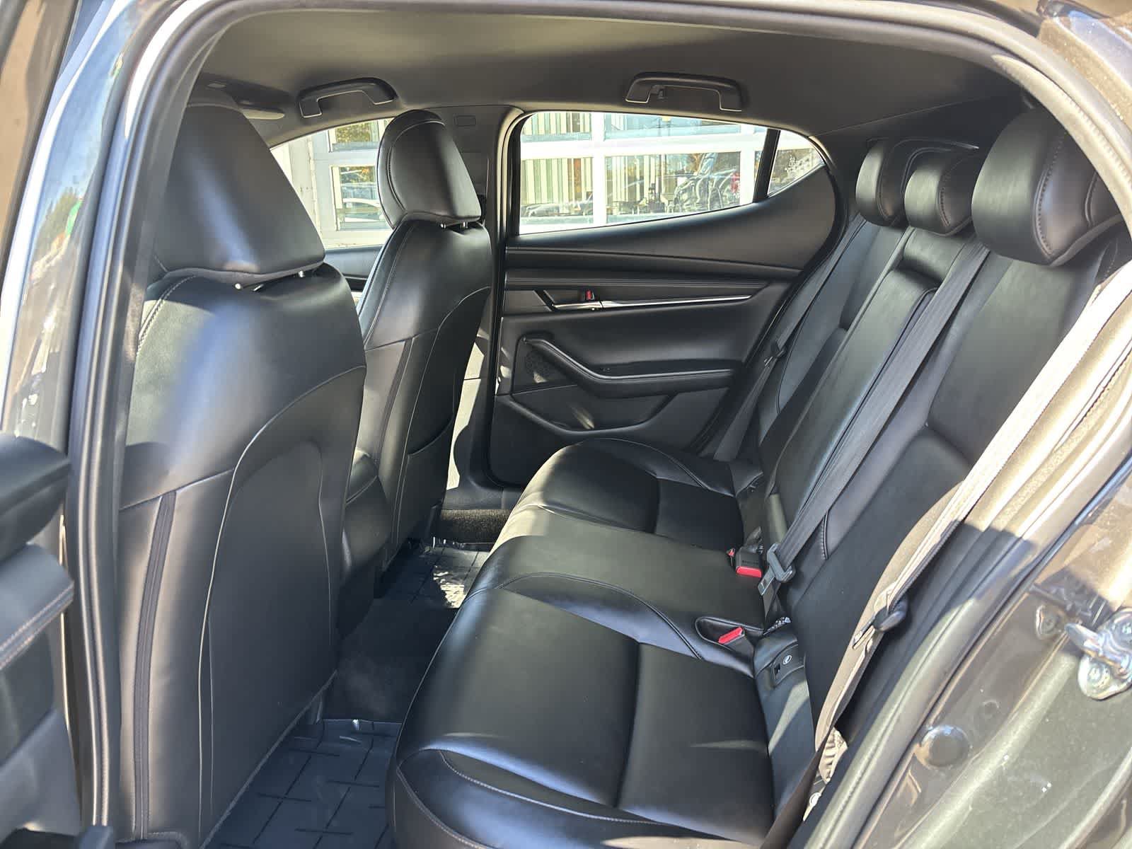 Used 2019 MAZDA MAZDA3 Hatchback w/ Preferred Package FWD image 8