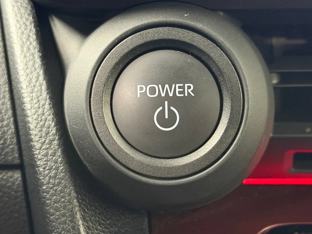 Used 2025 Toyota Prius Plug-In Hybrid FWD image 30