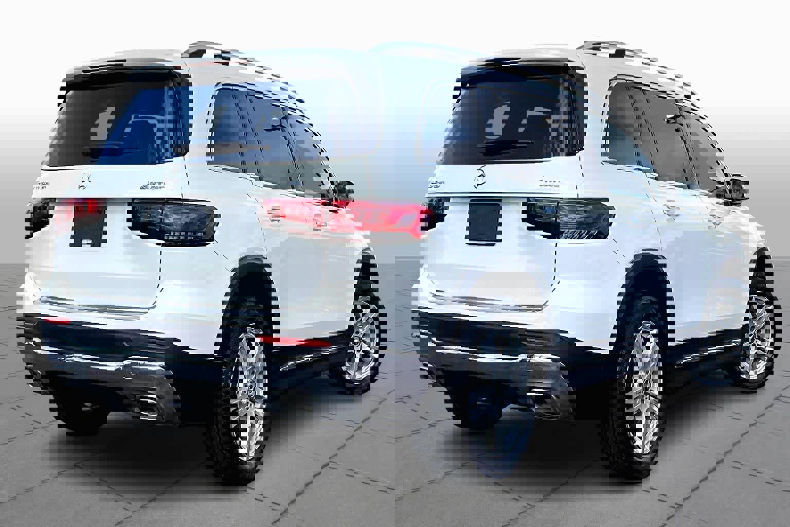 Used 2020 Mercedes-Benz GLB 250 GLB 250 w/ Premium Package image 13