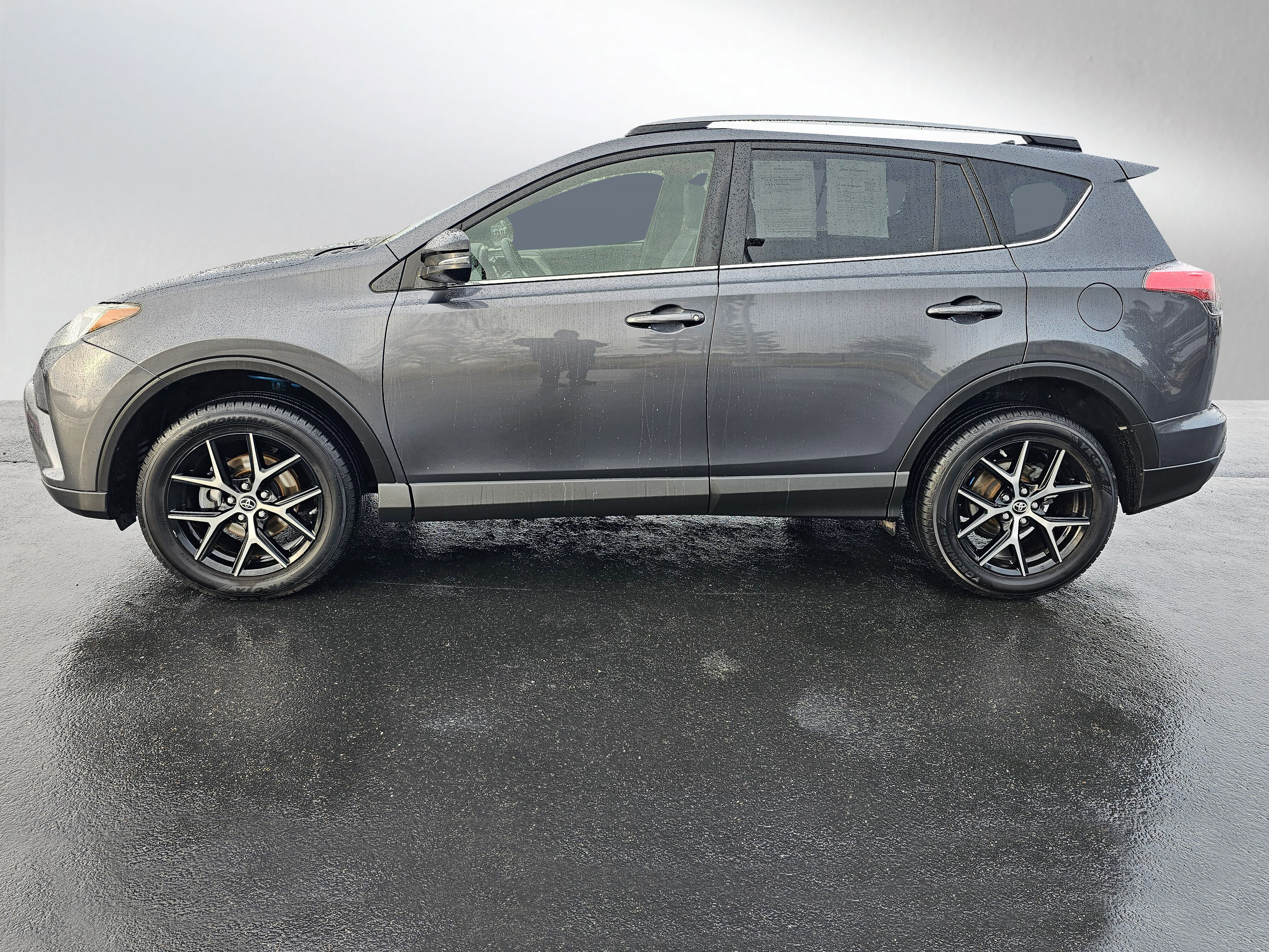 Used 2017 Toyota RAV4 SE w/ Power Extra Value Package AWD/4WD image 30