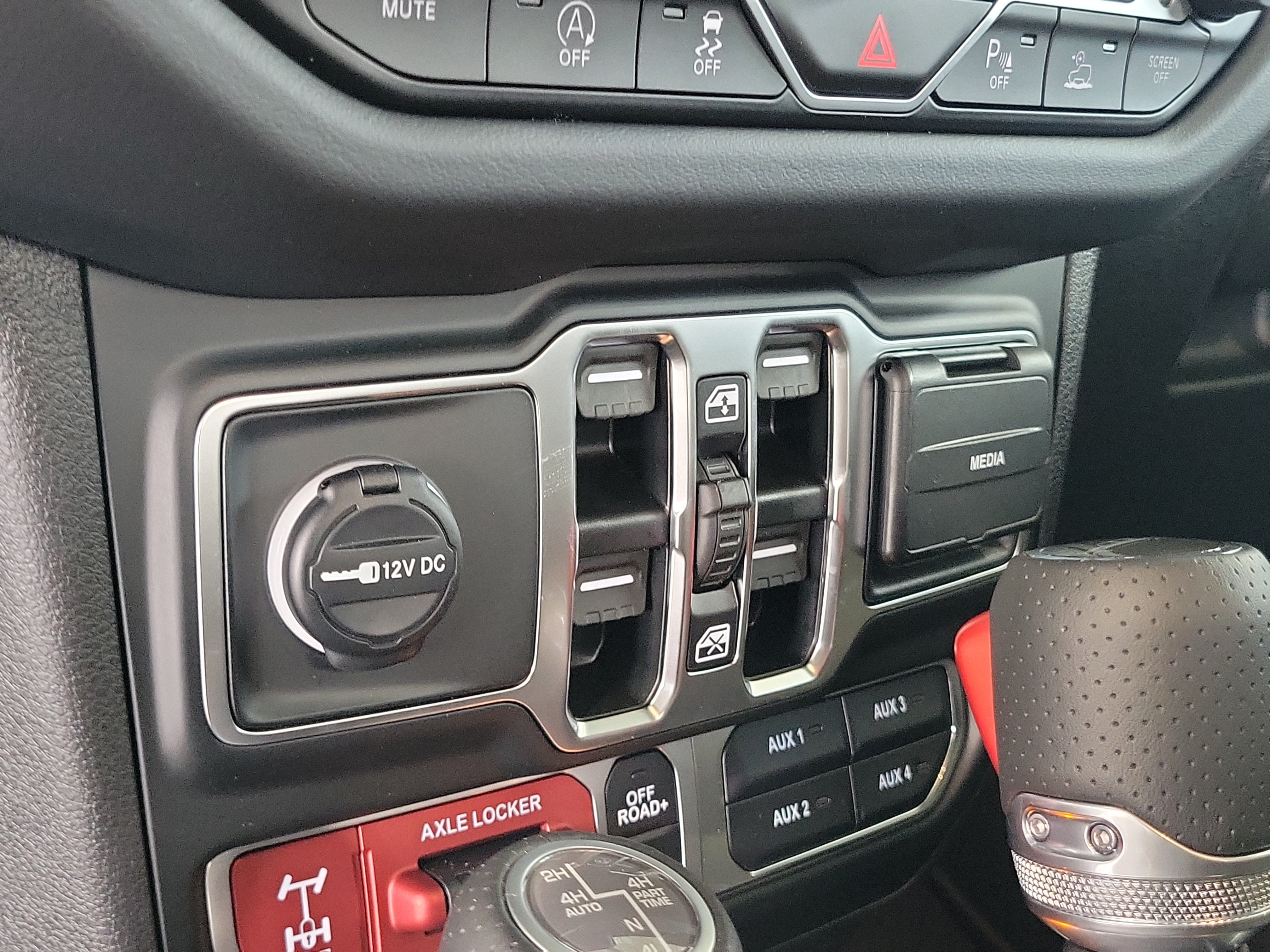 New 2025 Jeep Gladiator Mojave AWD/4WD image 15