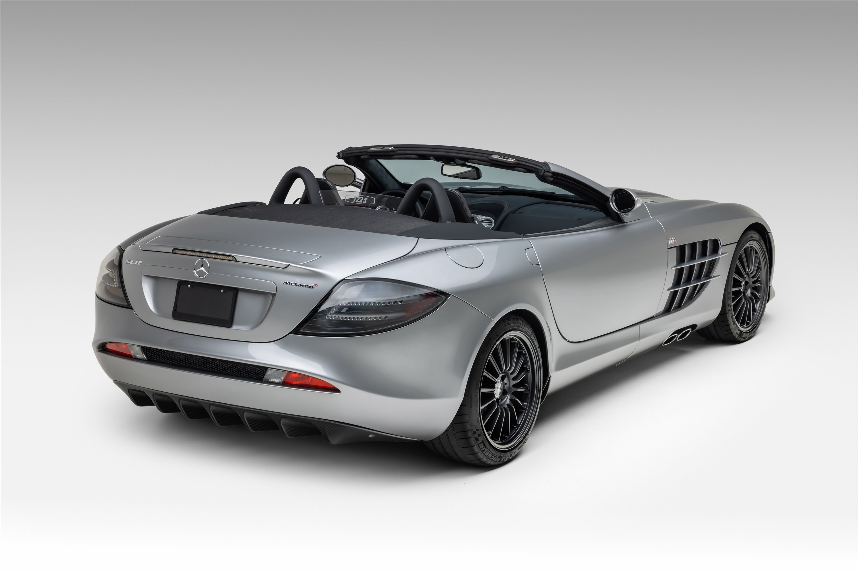 Used 2009 Mercedes-Benz SLR image 13