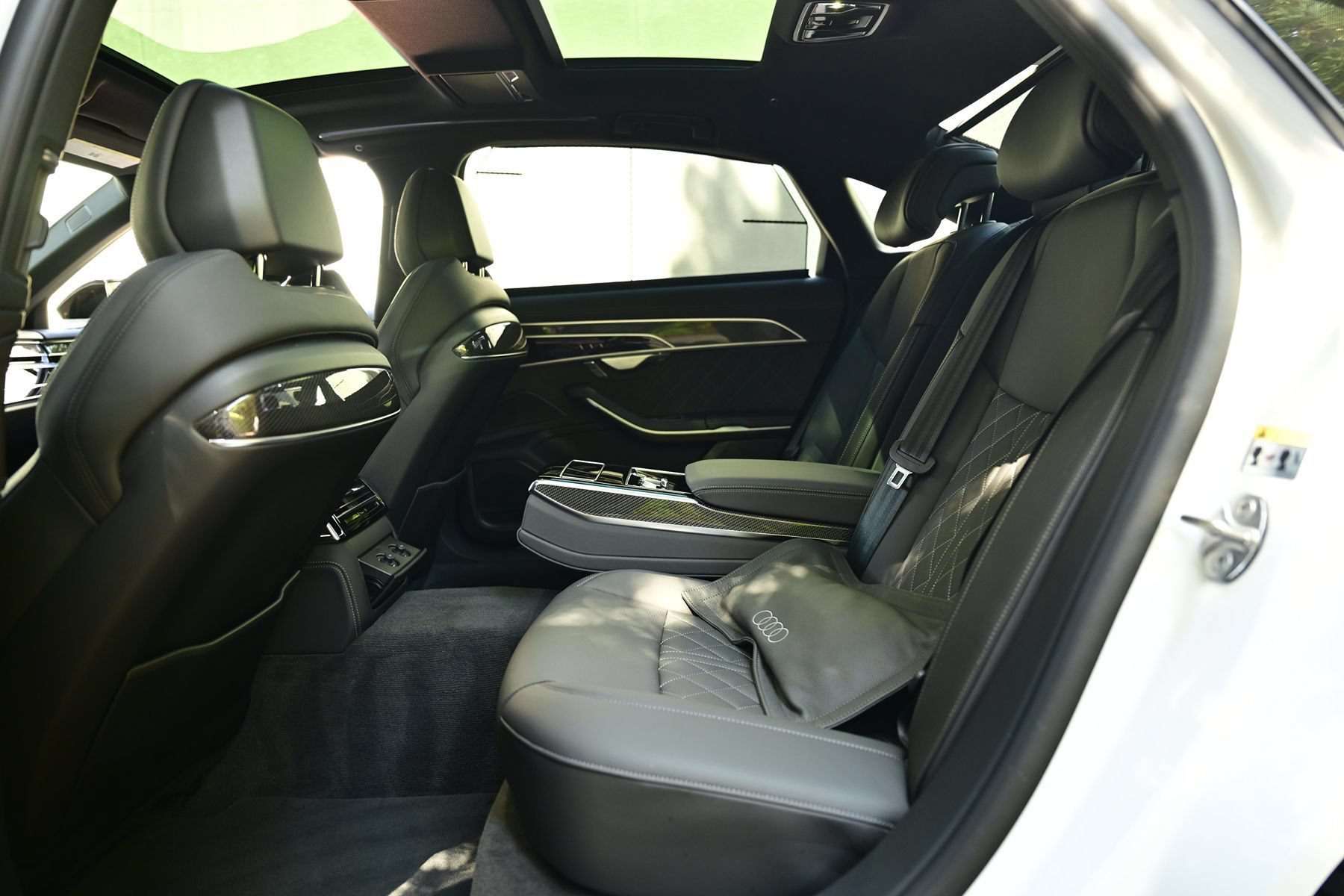 Used 2025 Audi S8 w/ Executive Package AWD/4WD image 29