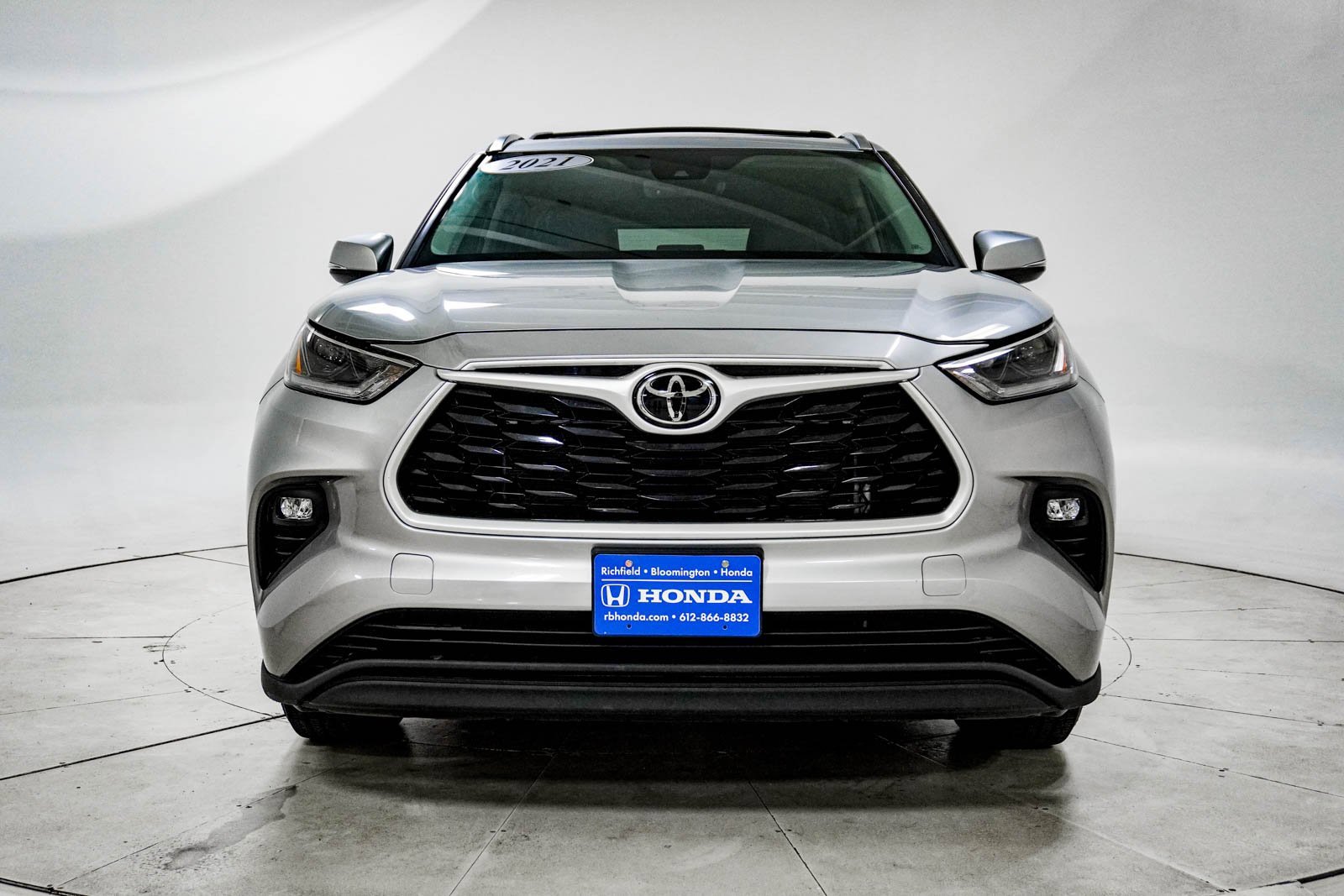 Used 2021 Toyota Highlander XLE image 15