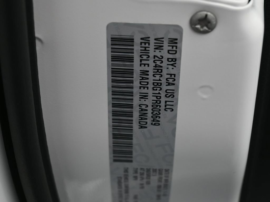 Used 2023 Chrysler Pacifica Touring-L w/ S Appearance Package image 17