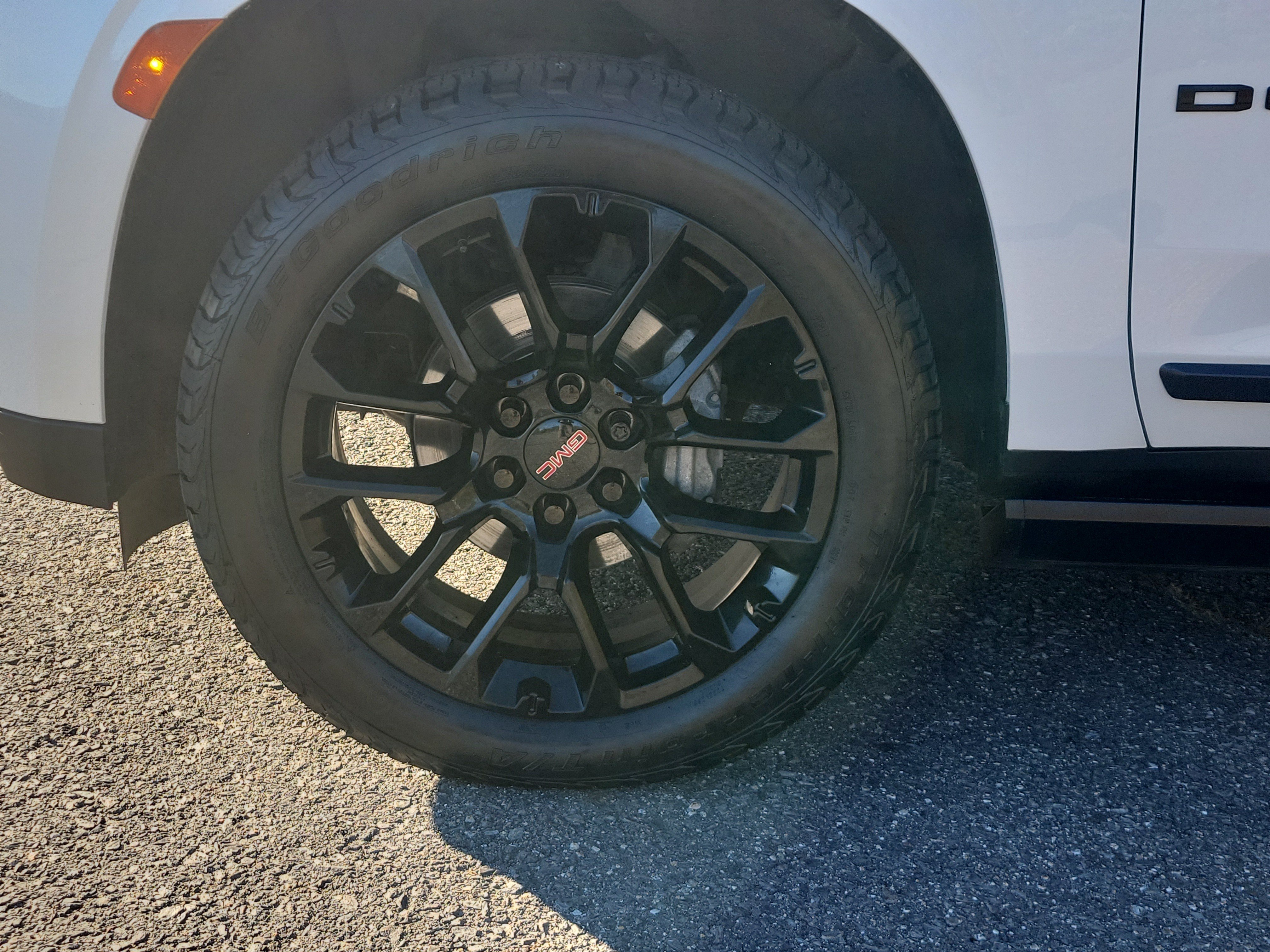 Used 2022 GMC Yukon Denali AWD/4WD image 12