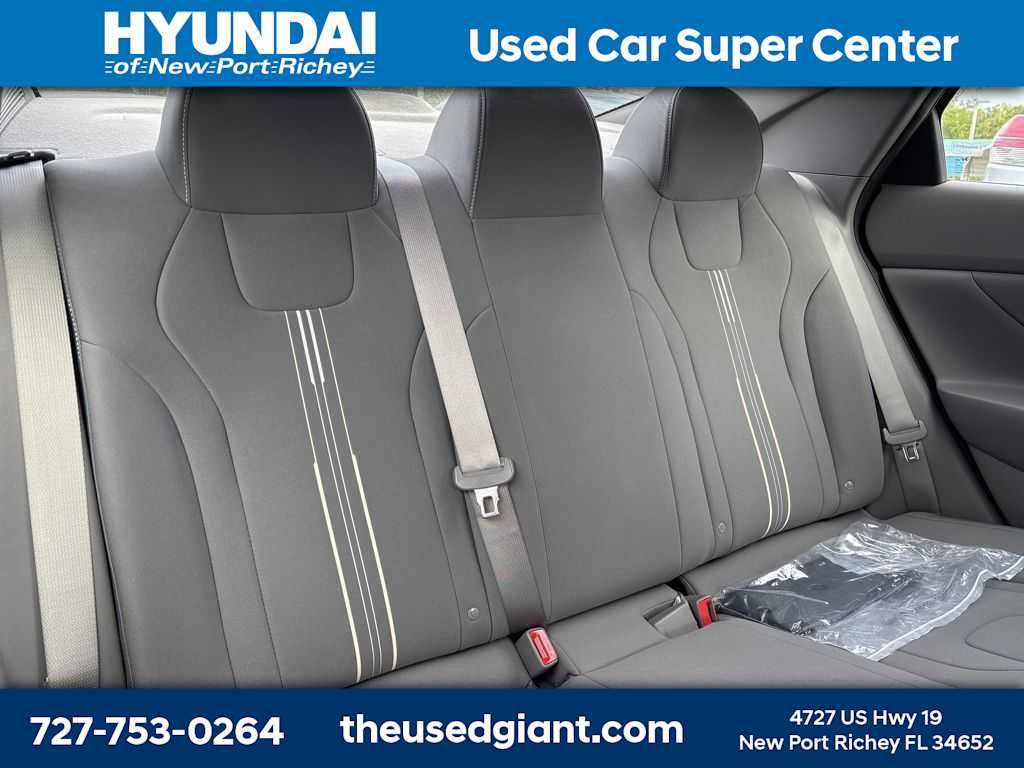 Used 2023 Hyundai Elantra SEL image 8