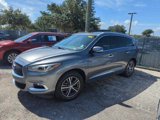 Used 2019 INFINITI QX60 Luxe w/ Essential Package FWD image 2