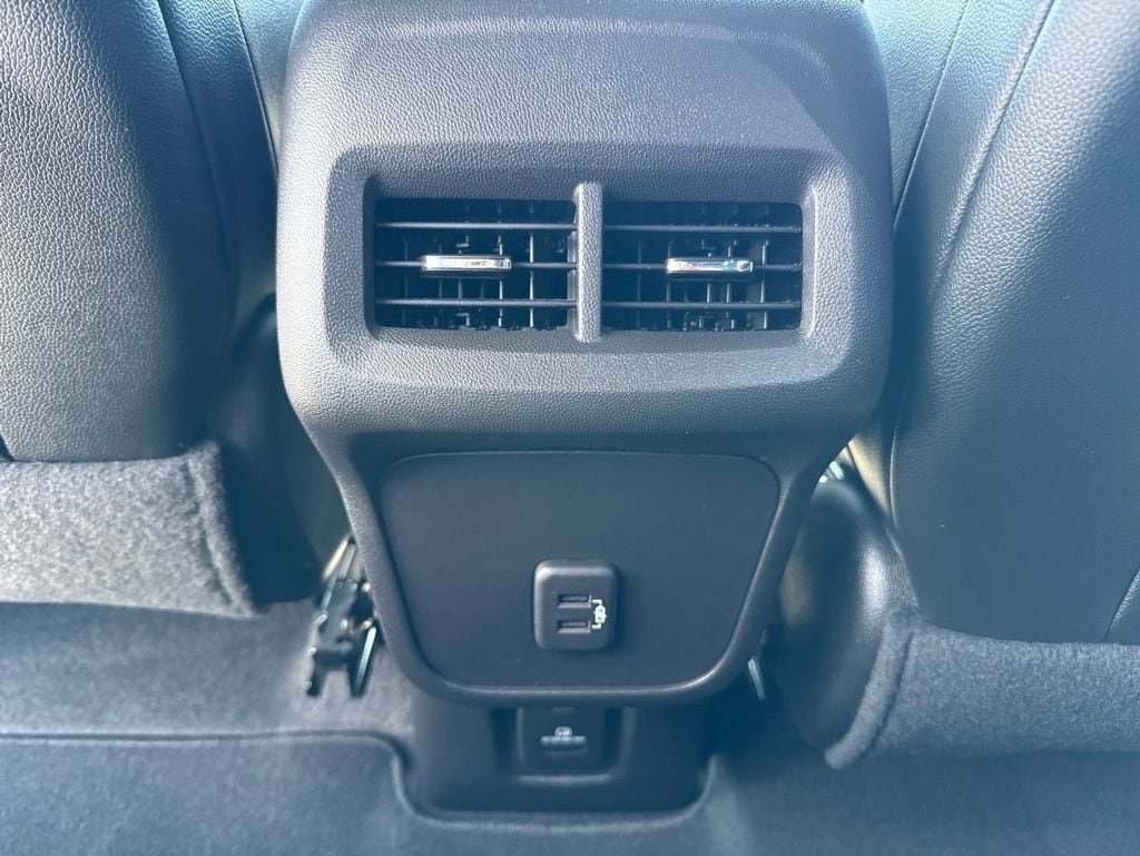 Used 2024 Chevrolet Equinox RS w/ RS Leather Package AWD/4WD image 19