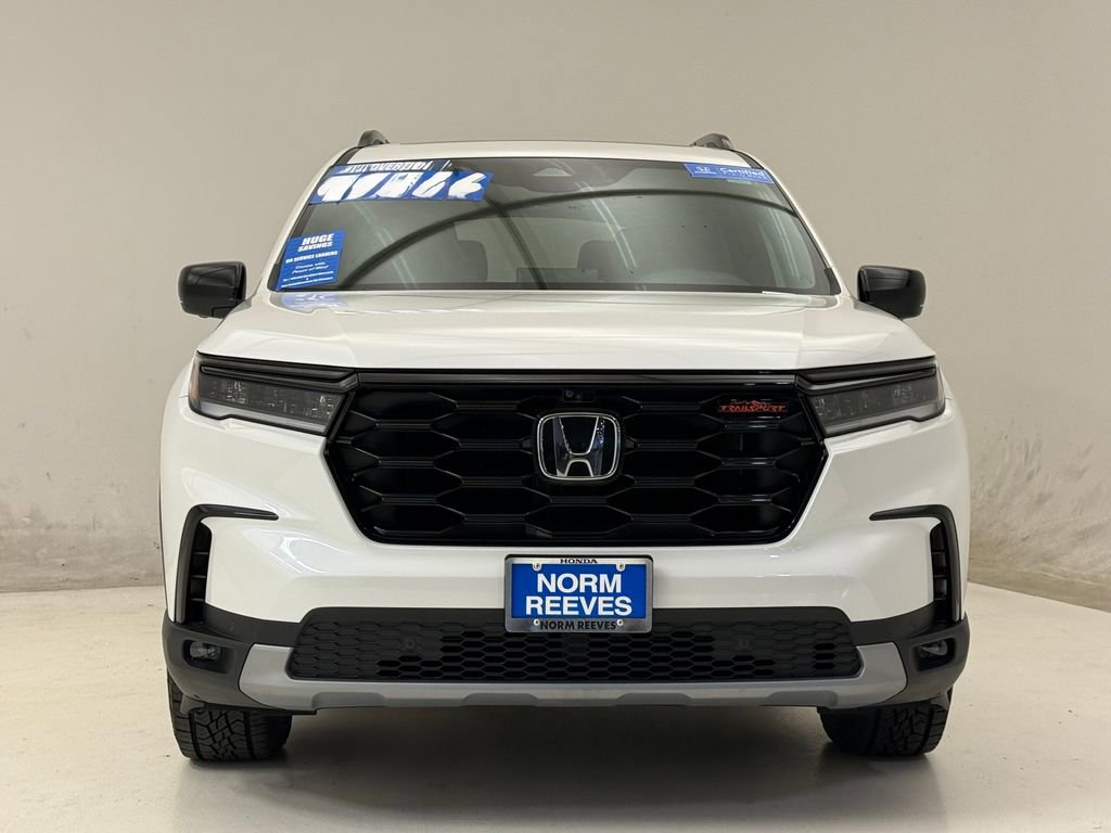 Certified 2025 Honda Pilot TrailSport image 3