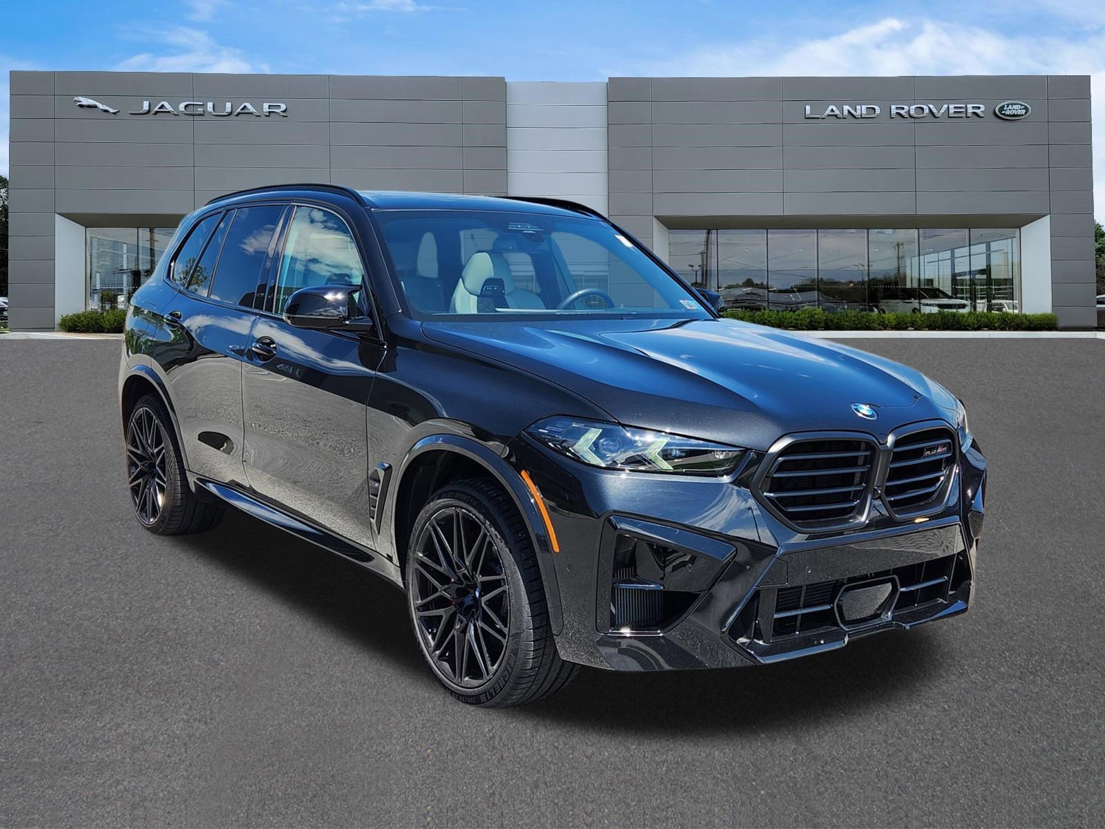 Used 2025 BMW X5 M Competition w/ Executive Package AWD/4WD image 2