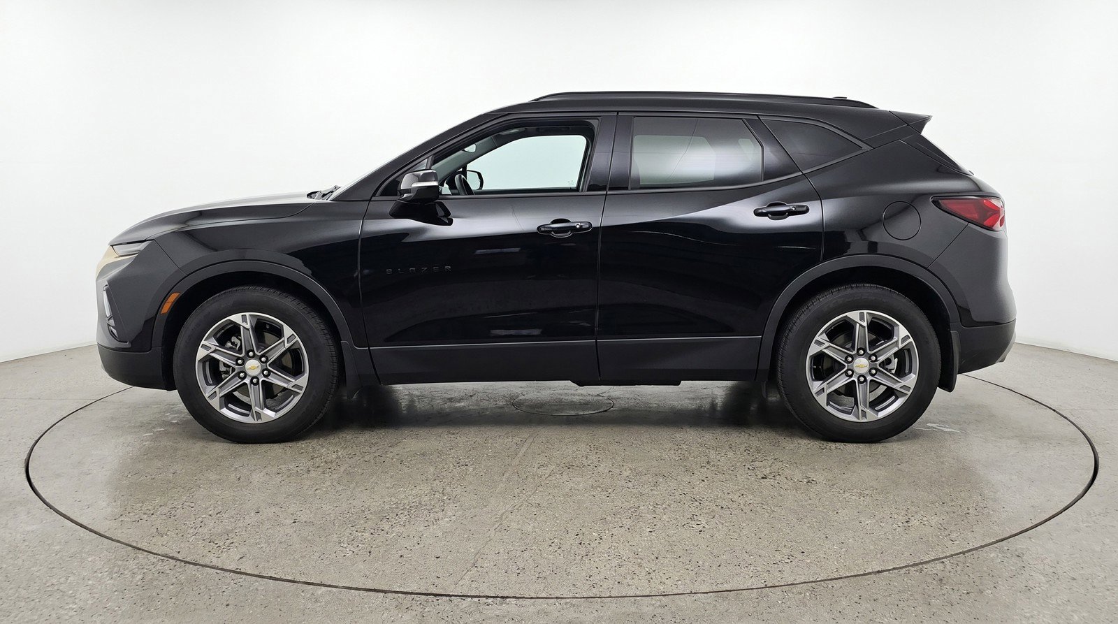 Used 2025 Chevrolet Blazer LT FWD image 5