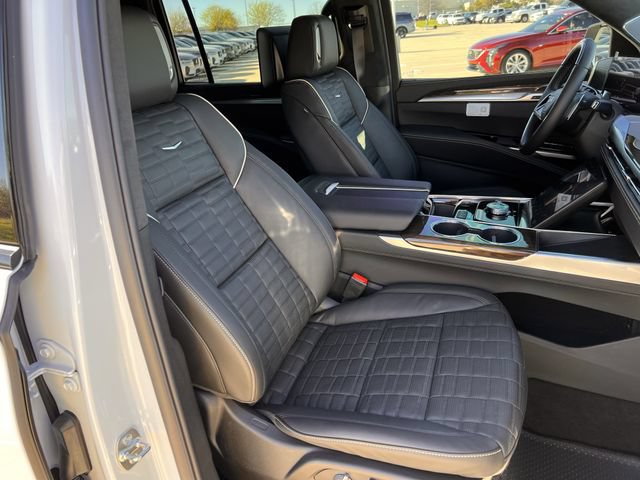 New 2026 Cadillac Escalade ESV Platinum Sport w/ LPO, ONYX Package AWD/4WD image 23