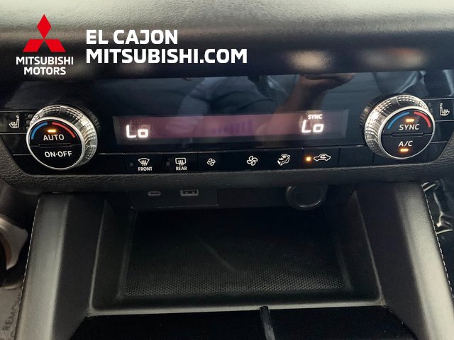 Used 2023 Mitsubishi Outlander SE image 16