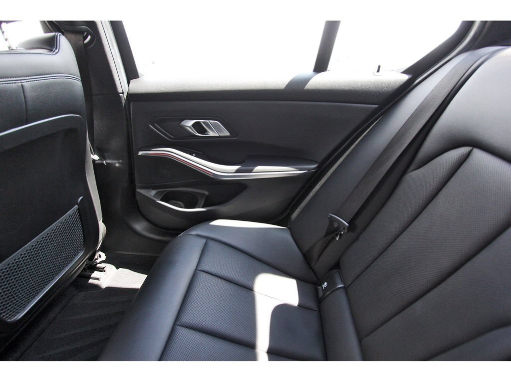 Used 2022 BMW 330i Sedan w/ Driving Assistance Package RWD image 12
