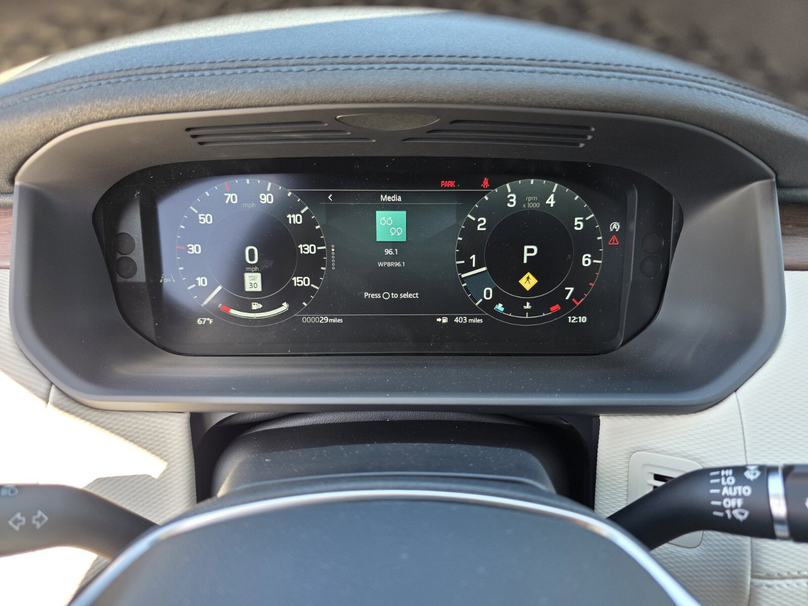 Used 2026 Land Rover Discovery Dynamic SE image 16