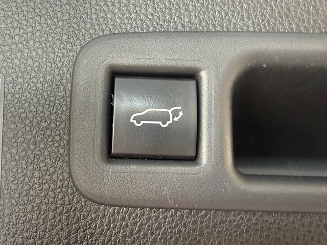 Used 2021 Toyota Highlander Platinum AWD/4WD image 16