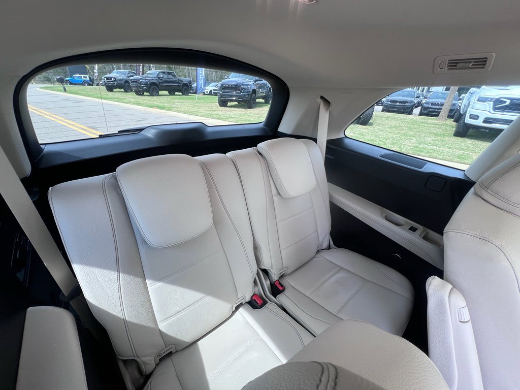 Used 2025 Mercedes-Benz GLS 450 4MATIC image 11