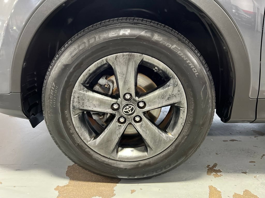 Used 2015 Toyota RAV4 XLE AWD/4WD image 9