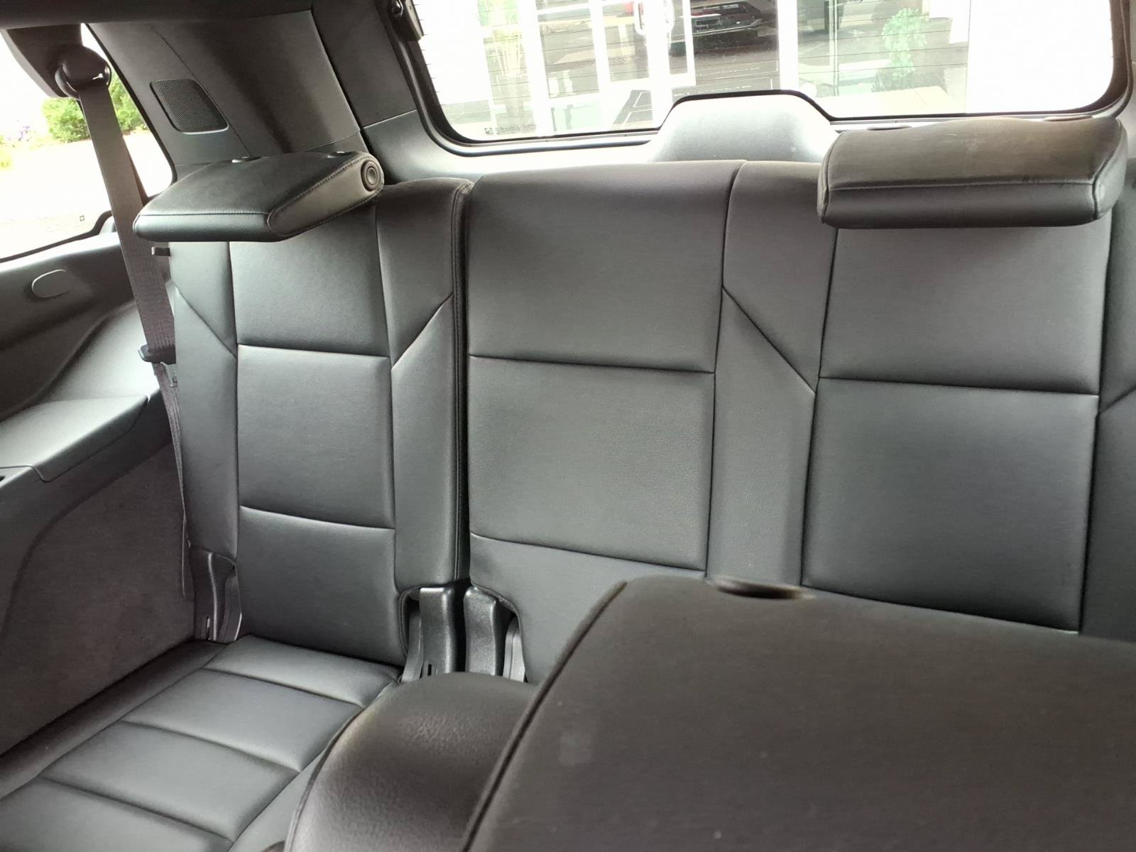 Used 2023 Cadillac Escalade Luxury AWD/4WD image 16