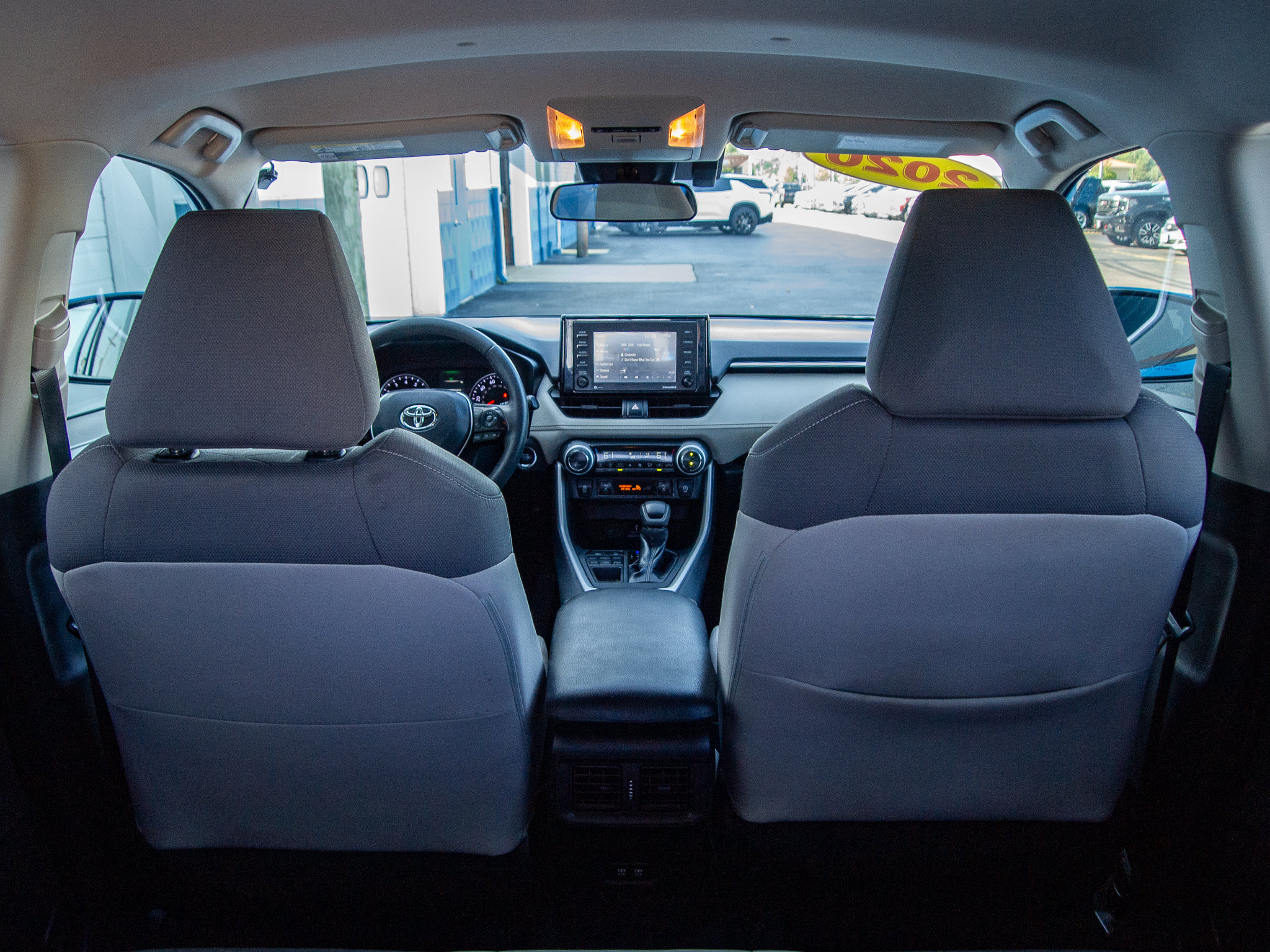 Used 2020 Toyota RAV4 XLE w/ XLE Grade Weather Package AWD/4WD image 28