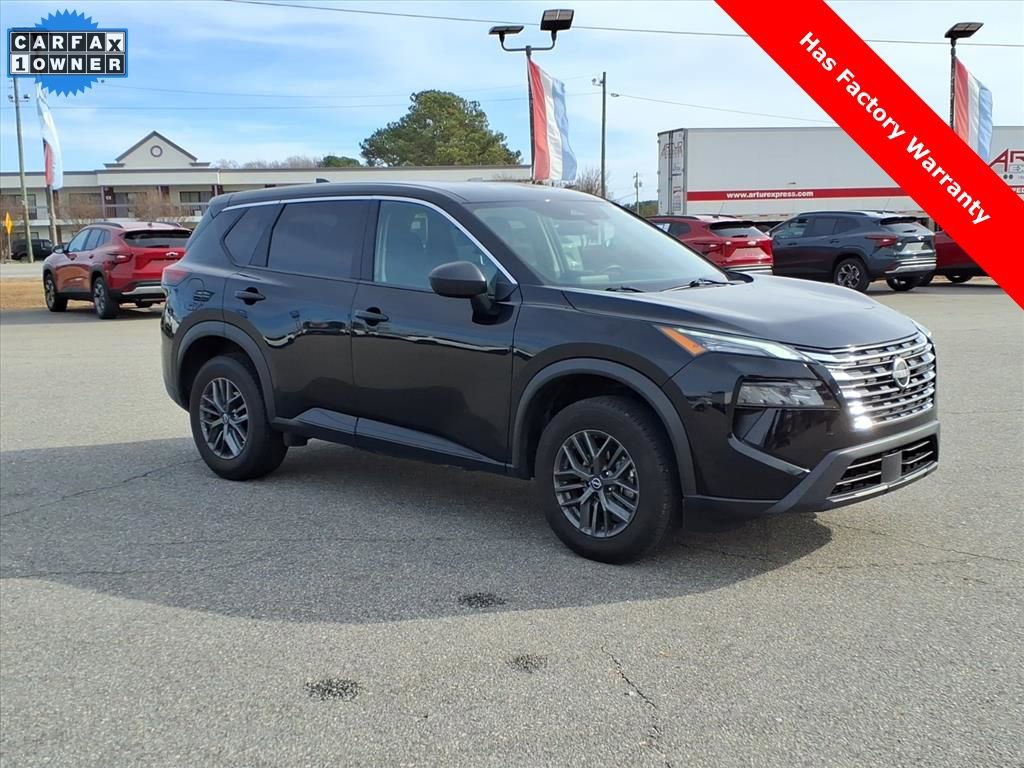 Used 2024 Nissan Rogue S image 7