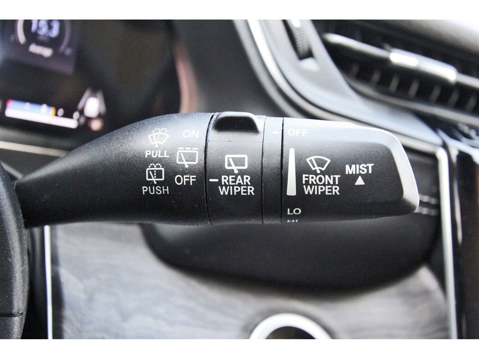 Used 2023 Jeep Grand Cherokee L Limited w/ Luxury Tech Group II image 18