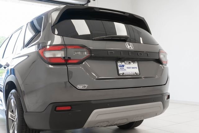 Used 2025 Honda Pilot EX-L image 9