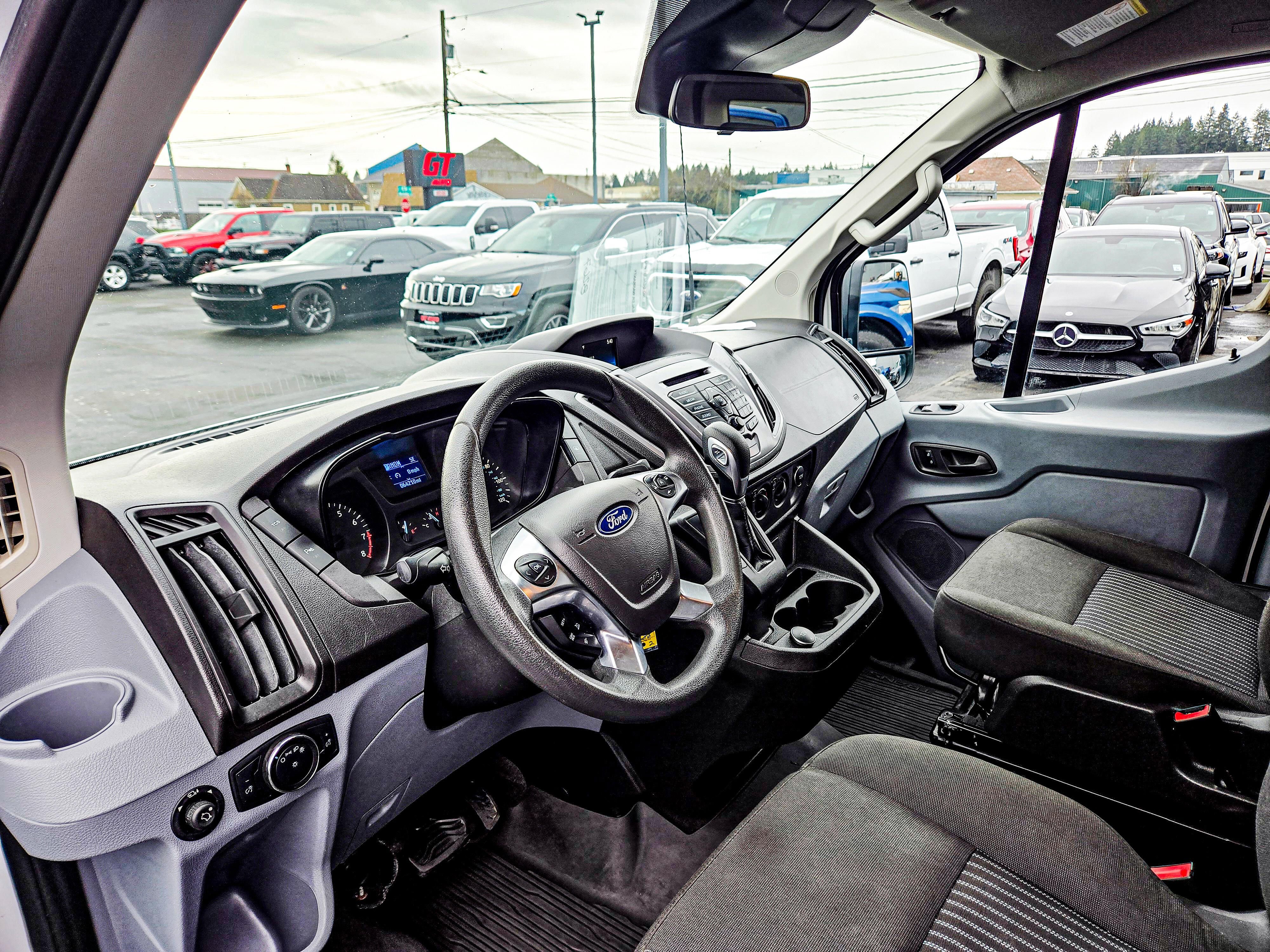 Used 2019 Ford Transit 150 XLT image 9