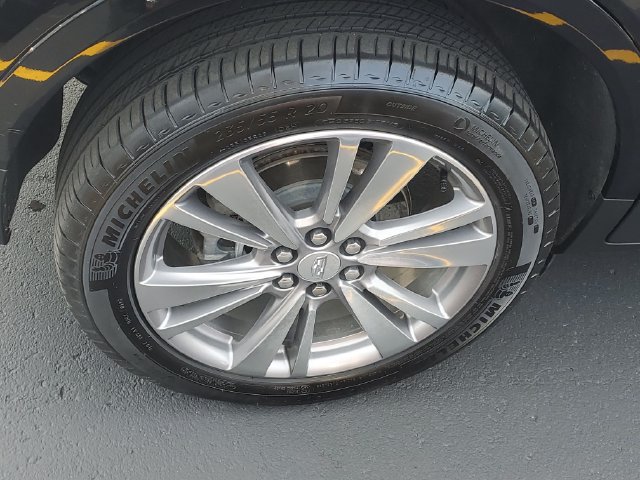 Certified 2025 Cadillac XT5 Premium Luxury w/ LPO, Floor Liner Package AWD/4WD image 6