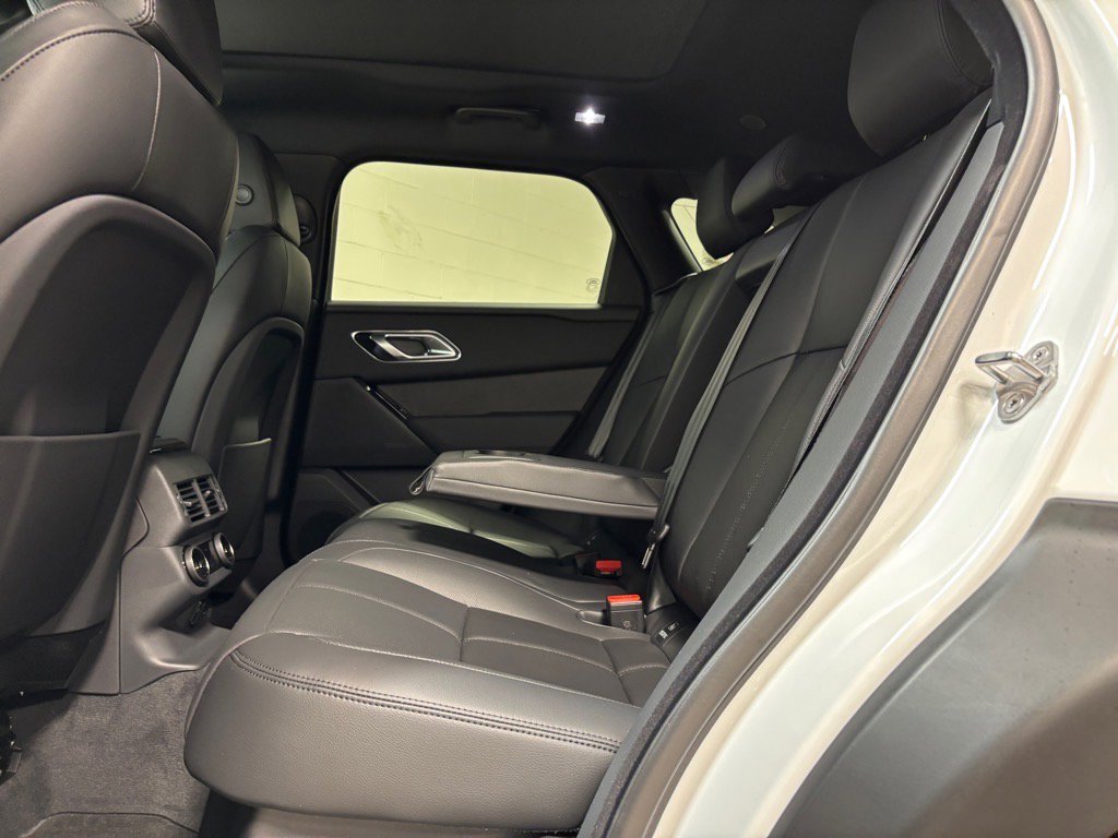 New 2026 Land Rover Range Rover Velar Dynamic SE image 27