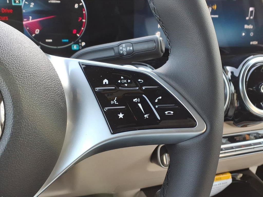 New 2026 Mercedes-Benz GLB 250 4MATIC image 14
