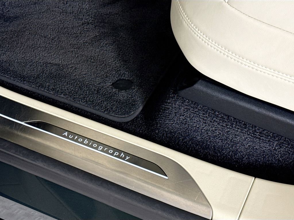 Used 2023 Land Rover Range Rover Autobiography AWD/4WD image 18