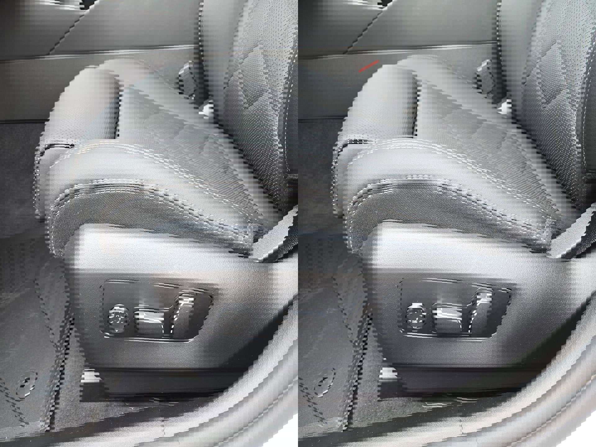 Certified 2025 BMW 530i xDrive image 17