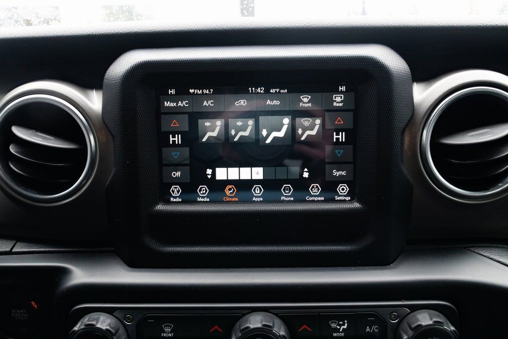 Used 2020 Jeep Wrangler Unlimited Sahara image 13