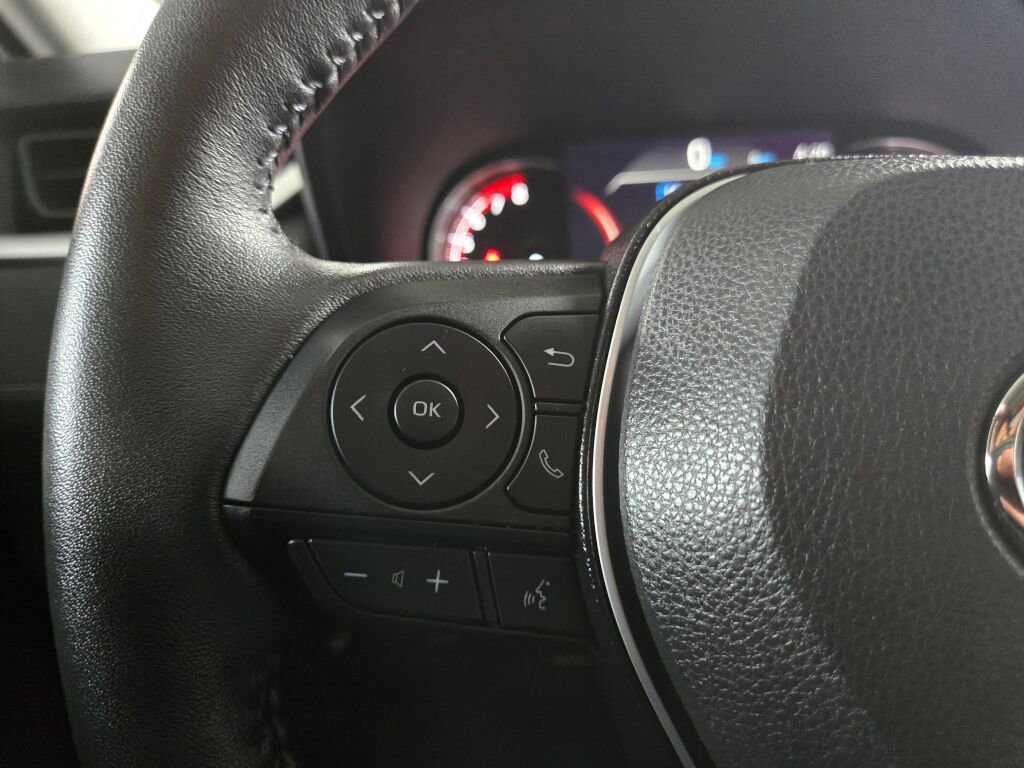 Used 2024 Toyota RAV4 XLE w/ Convenience Package image 18