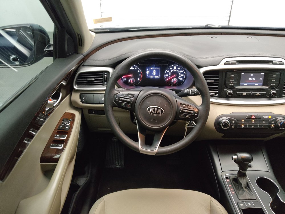 Used 2017 Kia Sorento AWD image 22