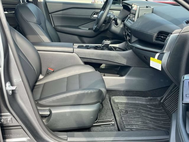 Used 2026 Nissan Rogue Dark Armor FWD image 25