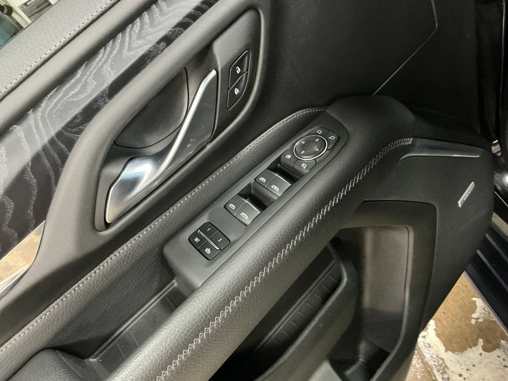 Used 2021 GMC Yukon Denali AWD/4WD image 16