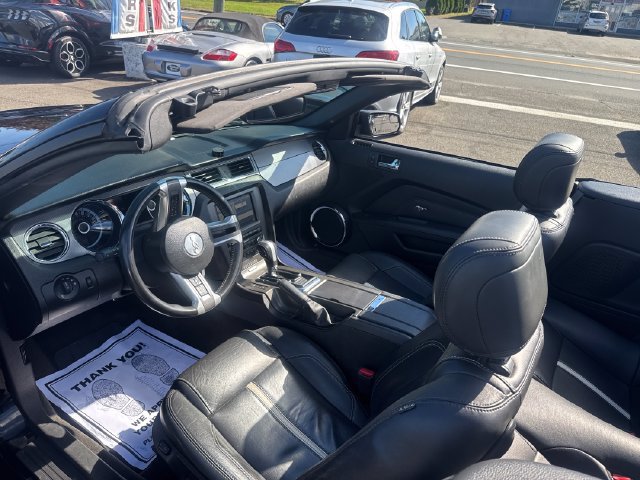 Used 2013 Ford Mustang GT Premium w/ Electronics Pkg RWD image 32