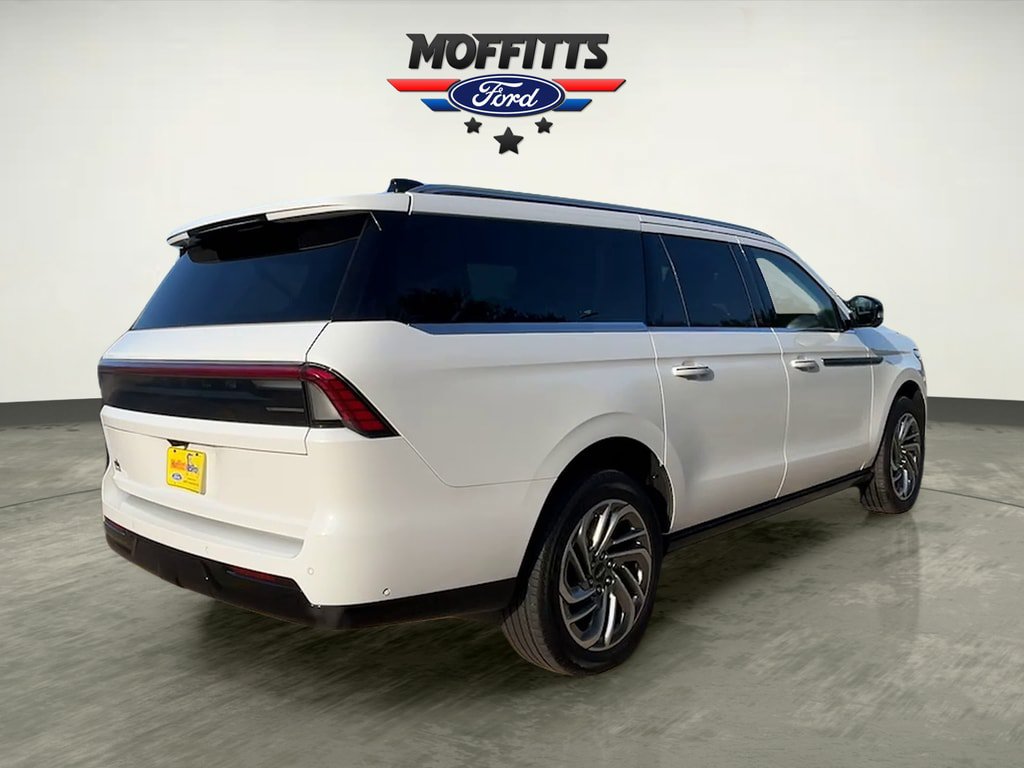 Used 2025 Lincoln Navigator L Reserve AWD/4WD image 5