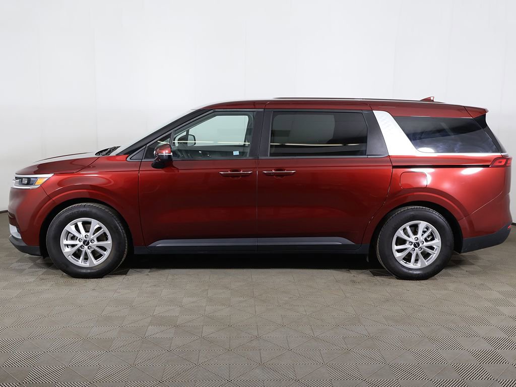 Used 2023 Kia Carnival LX image 18