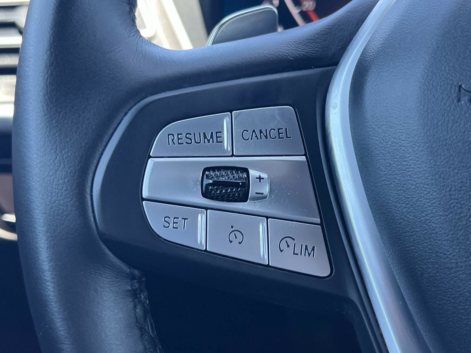 Used 2023 BMW X4 xDrive30i w/ Convenience Package AWD/4WD image 9