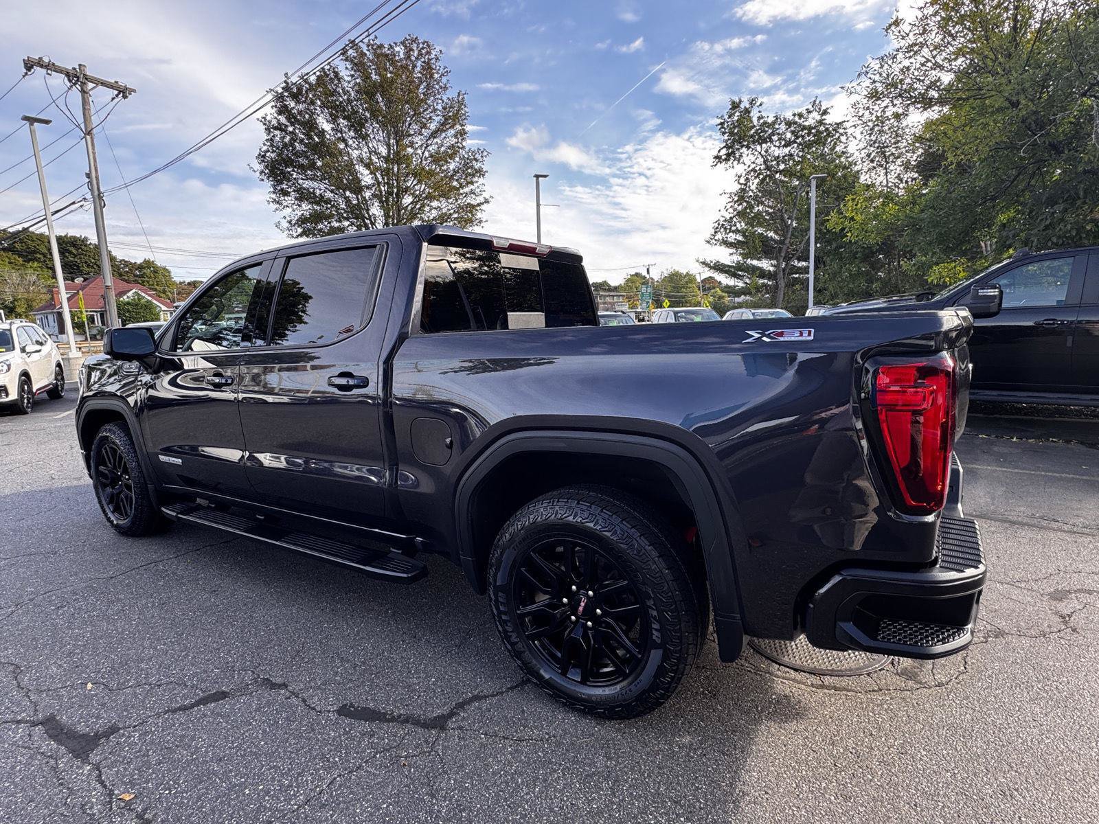 Certified 2023 GMC Sierra 1500 Elevation w/ Elevation Premium Package AWD/4WD image 3
