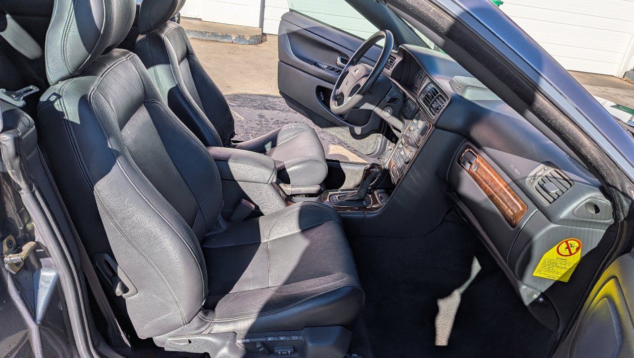 Used 2004 Volvo C70 HT image 12